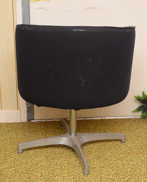 Vintage Brody Swivel Chair