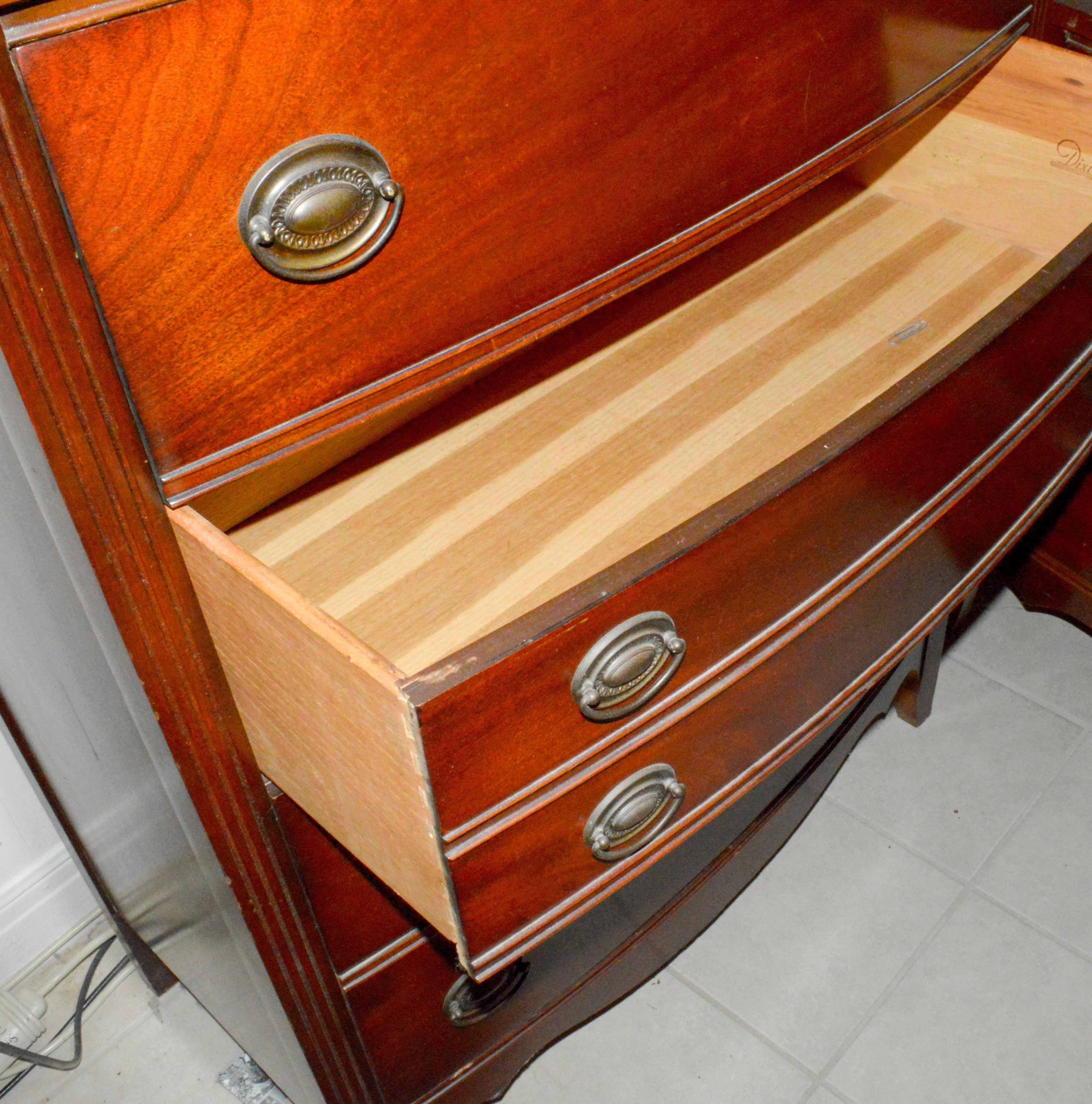 Mahogany Chest of Drawers by Dixie Furniture