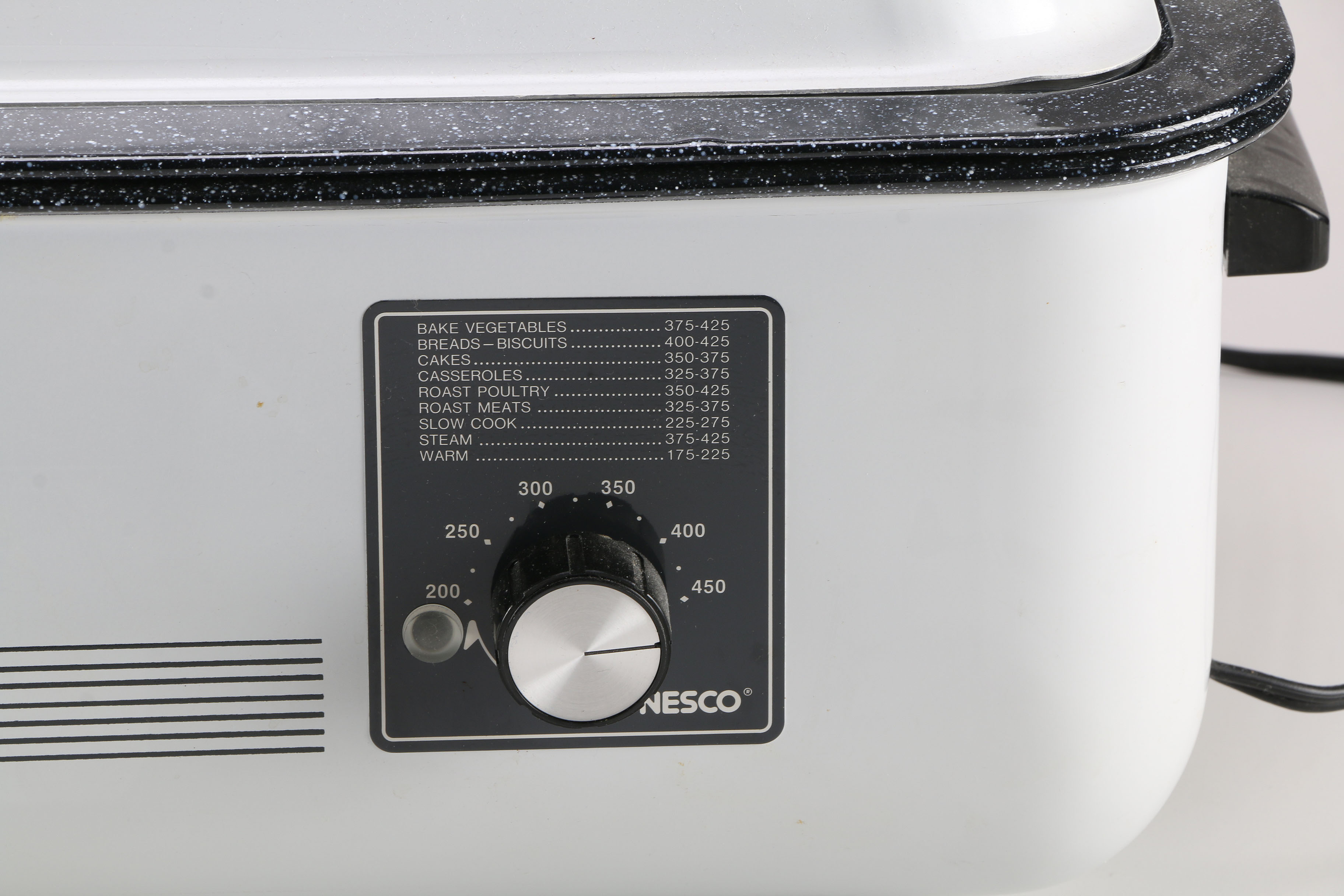 Nesco 18 Roaster Oven