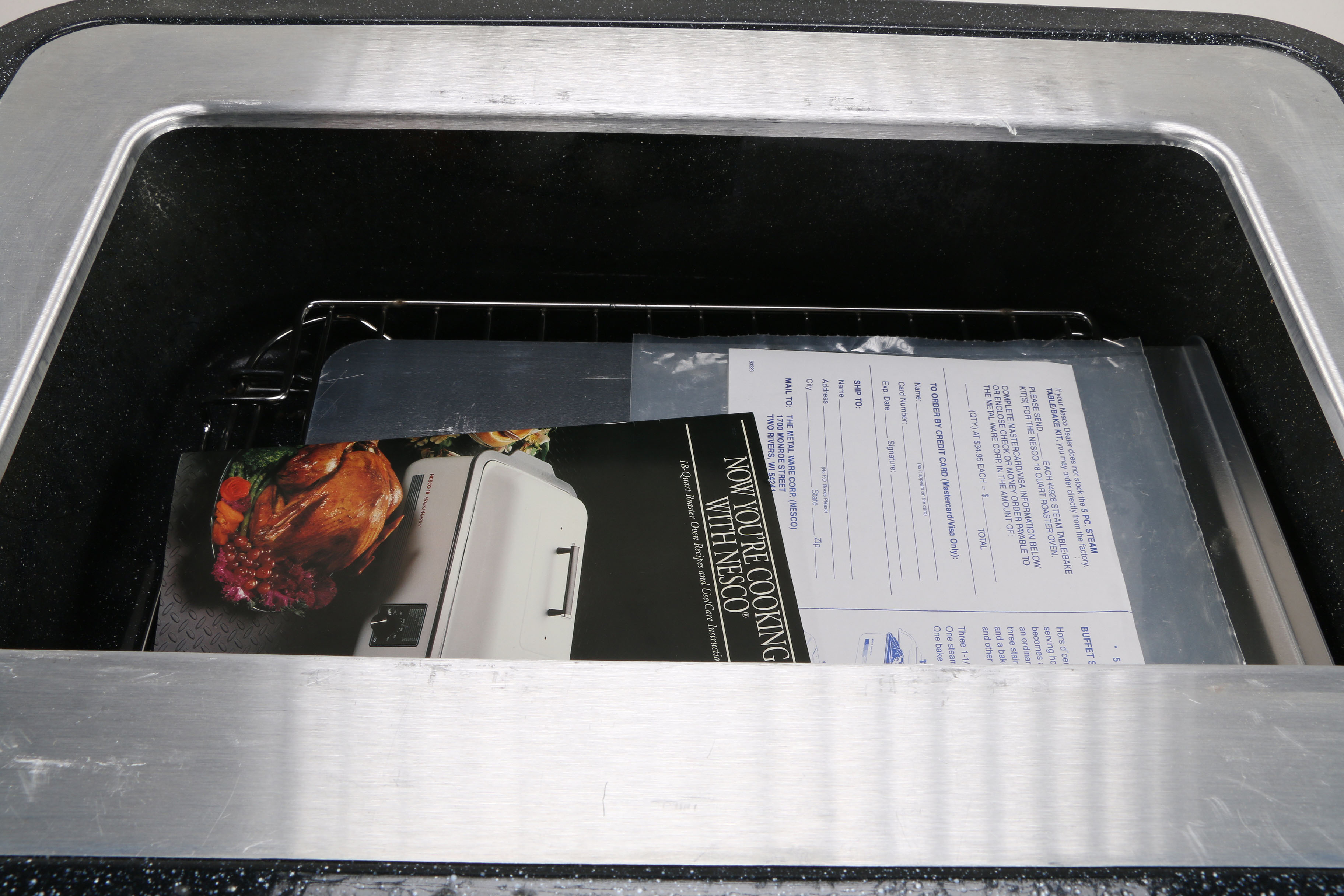 Nesco 18 Roaster Oven