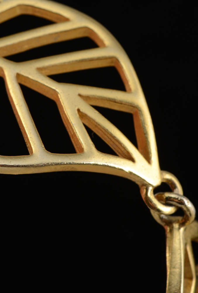 Openwork Leaf Link Bracelet
