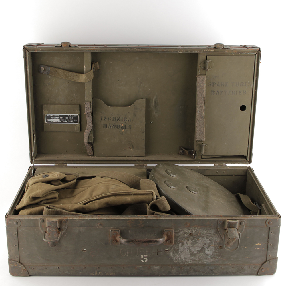 Original WWII Signal Corps U.S. Army Mine Detector Set