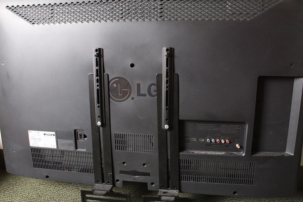 LG 42" Flat Screen Television With Dayton Soundbar