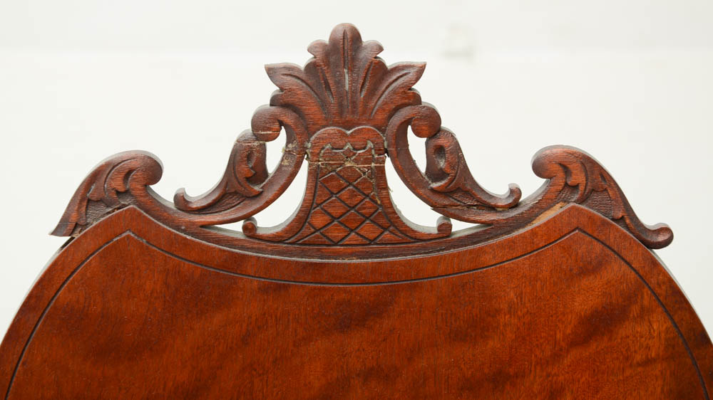 Early 20th Century Colonial Revival Style Settee