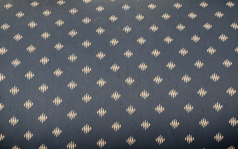 Early 20th Century Colonial Revival Style Settee