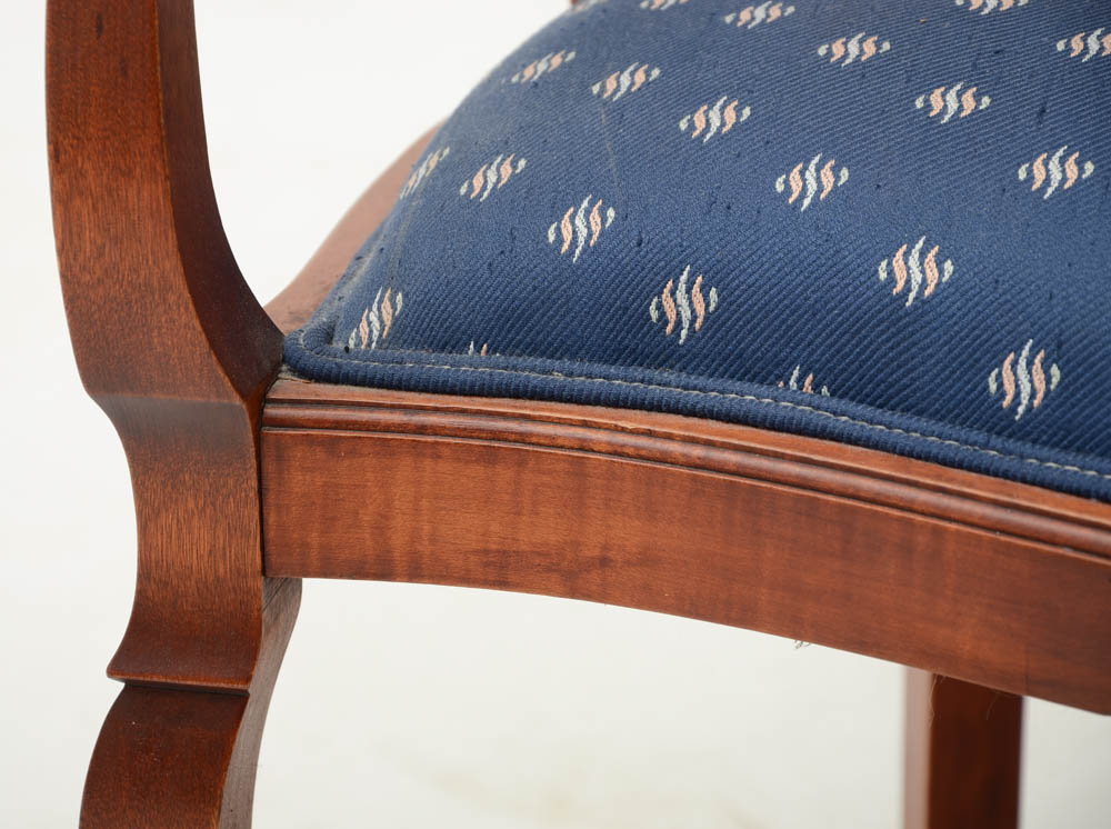 Early 20th Century Colonial Revival Style Settee