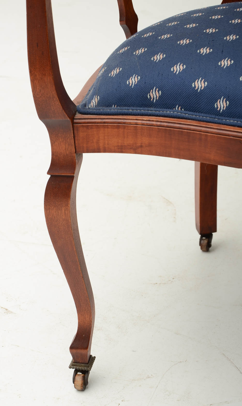 Early 20th Century Colonial Revival Style Settee