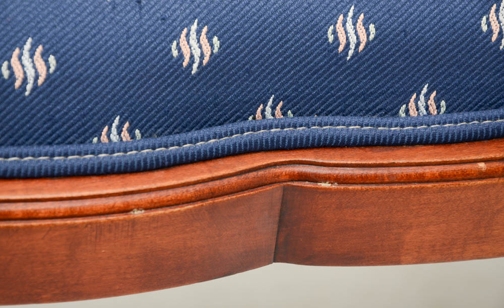 Early 20th Century Colonial Revival Style Settee