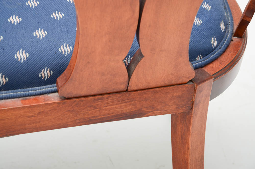 Early 20th Century Colonial Revival Style Settee