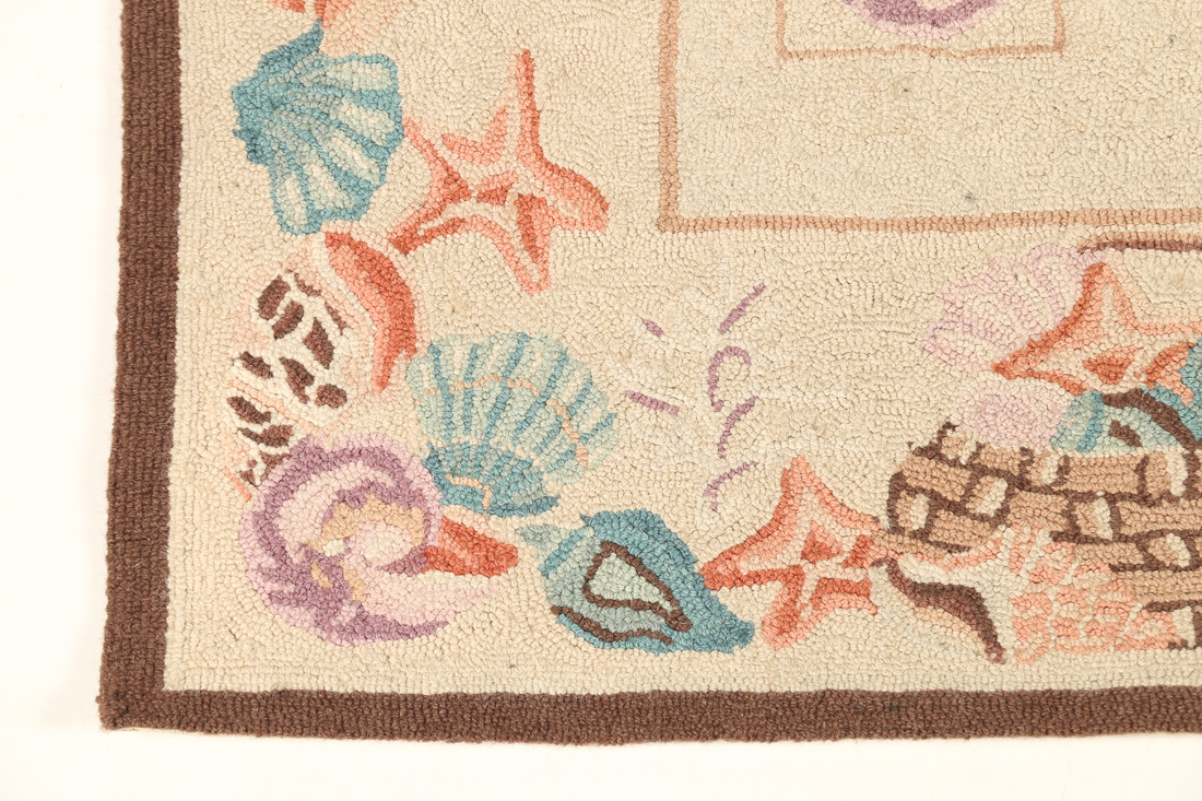 Hooked Seashell Motif Rug