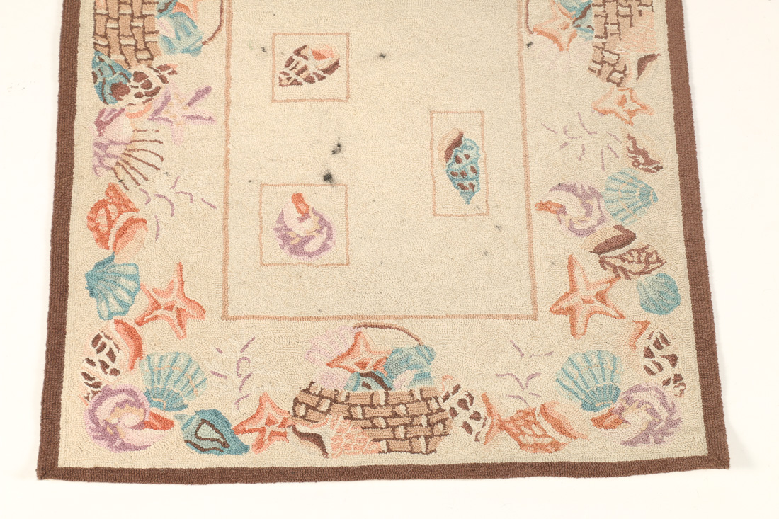 Hooked Seashell Motif Rug