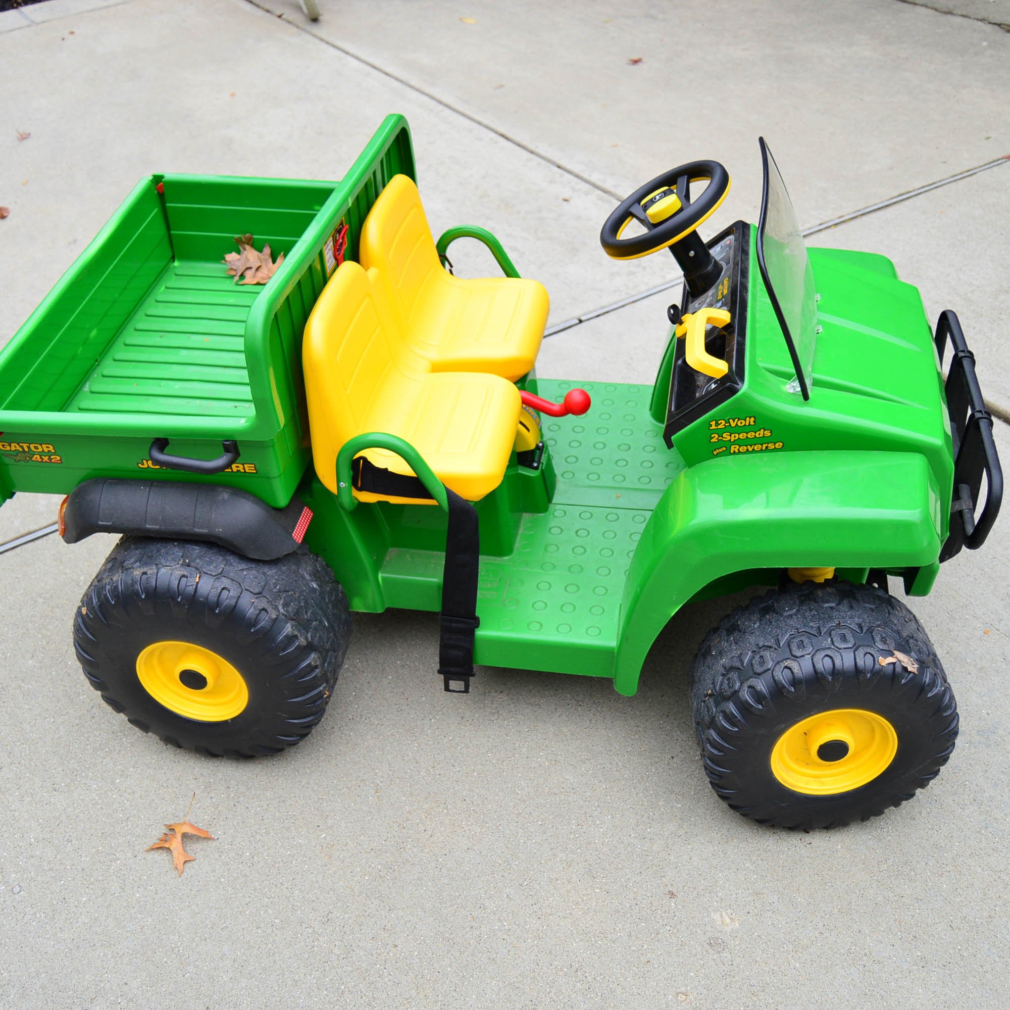 Children's John Deere "Gator" Electric Car Toyby Peg-Perego