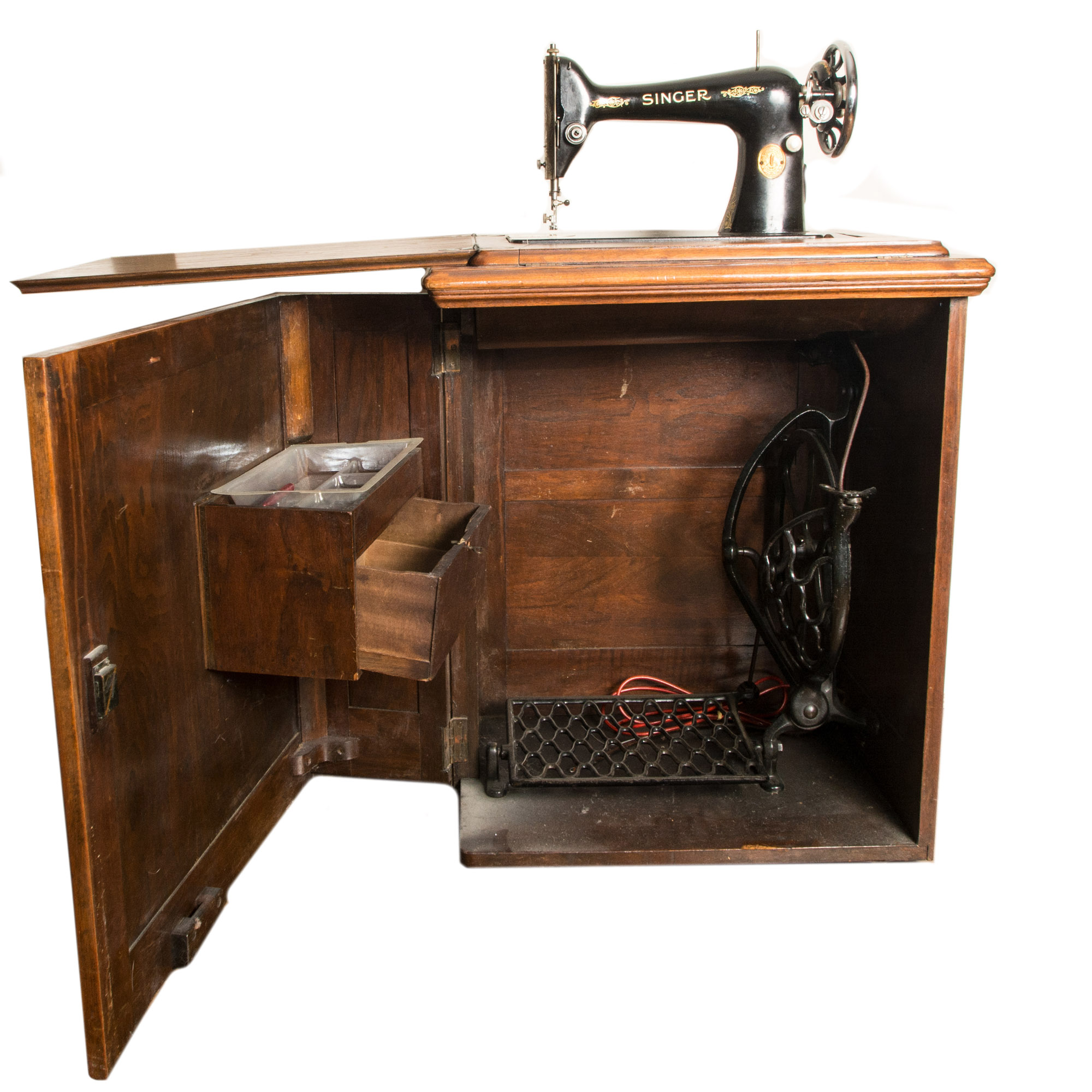 Circa 1941 Singer Sewing Machine Cabinet