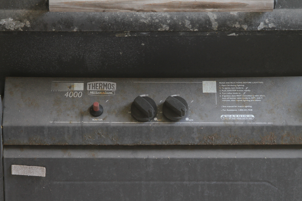 Thermos Millennium Gas Grill and Propane Tank