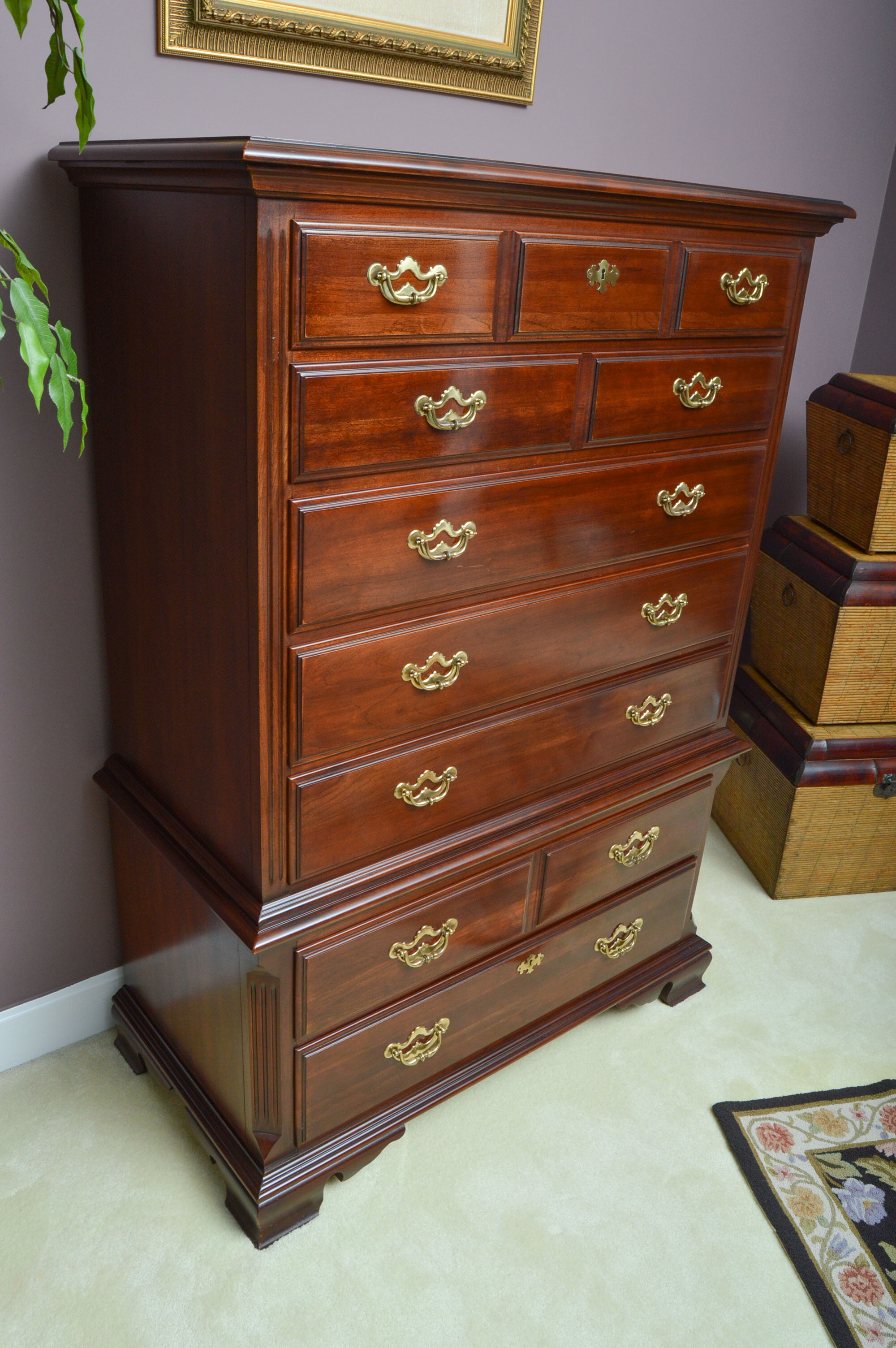 Thomasville Queen Anne Style Chest of Drawers