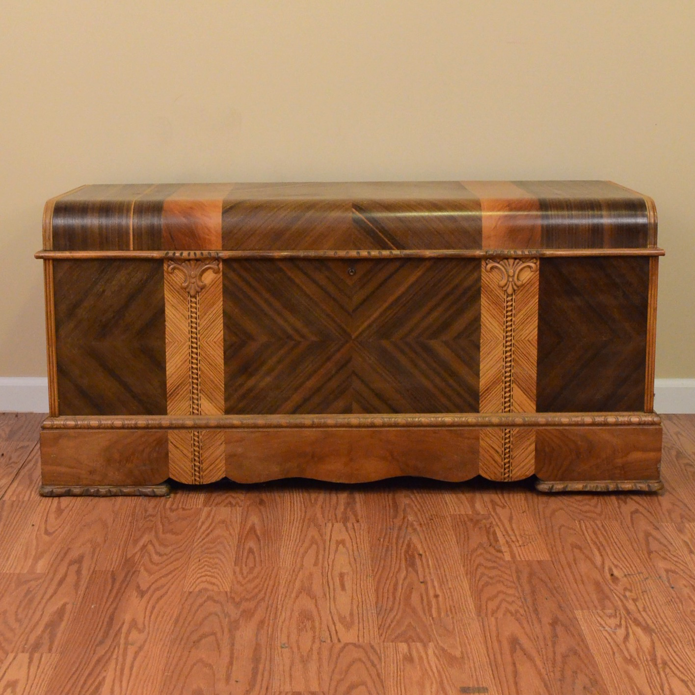 Roos Sweetheart Cedar Chest