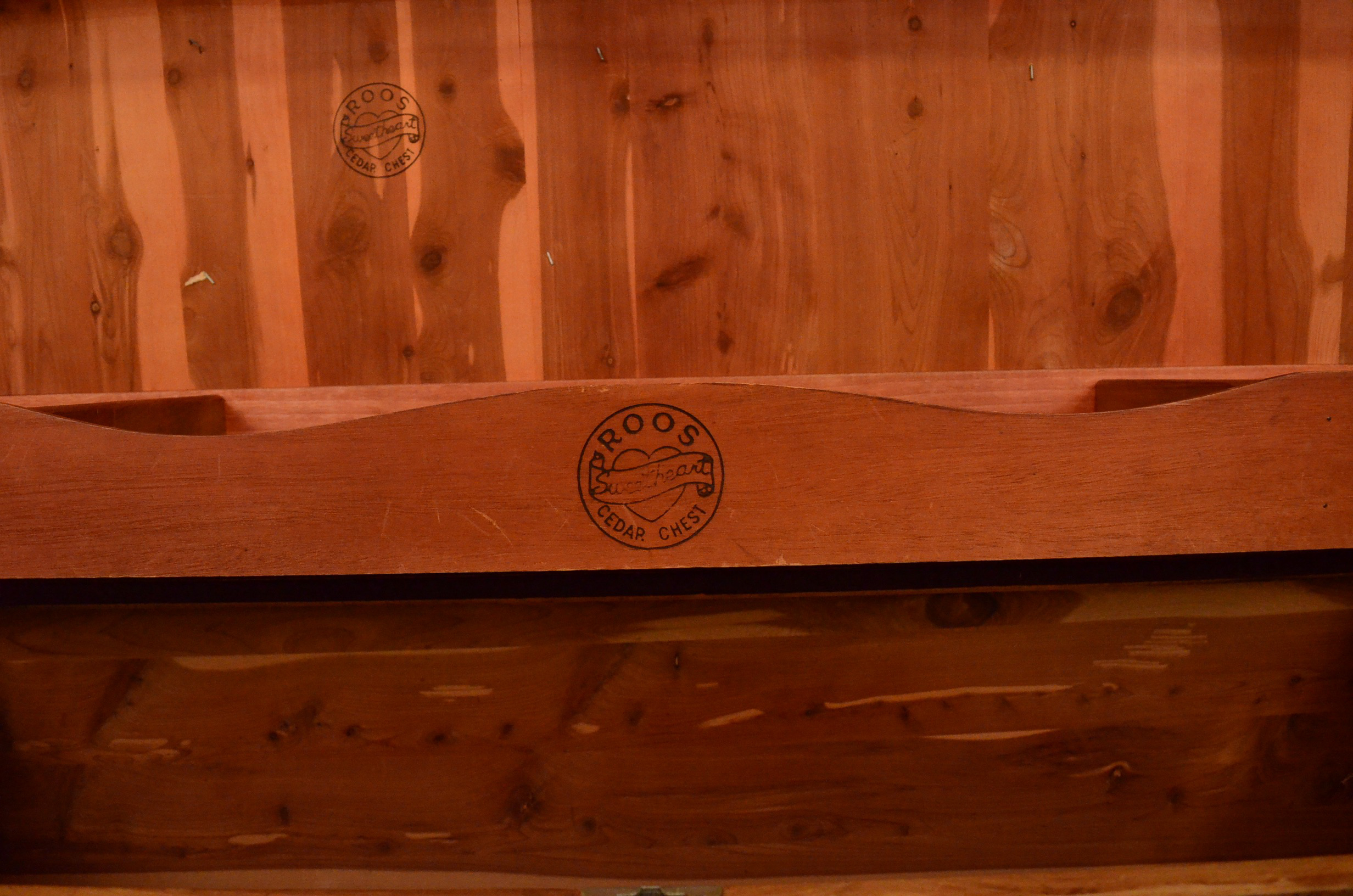Roos Sweetheart Cedar Chest