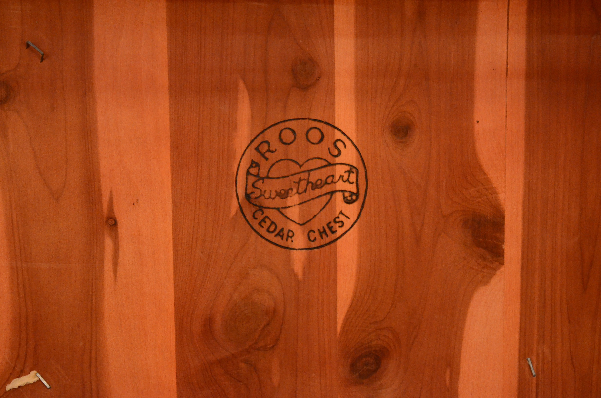 Roos Sweetheart Cedar Chest