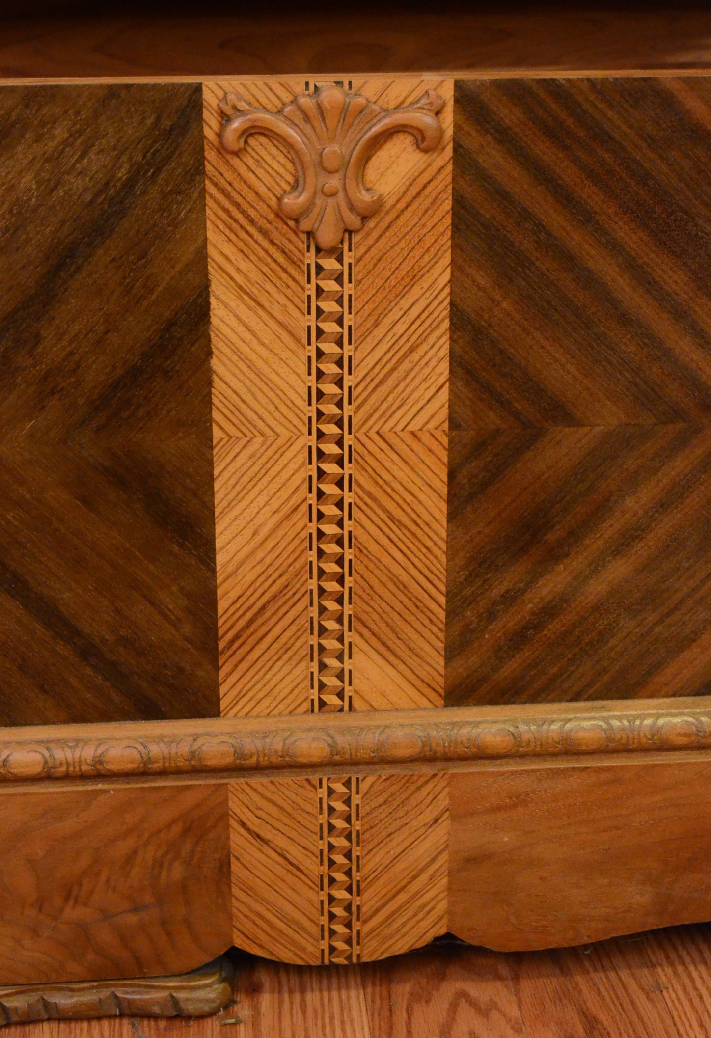 Roos Sweetheart Cedar Chest