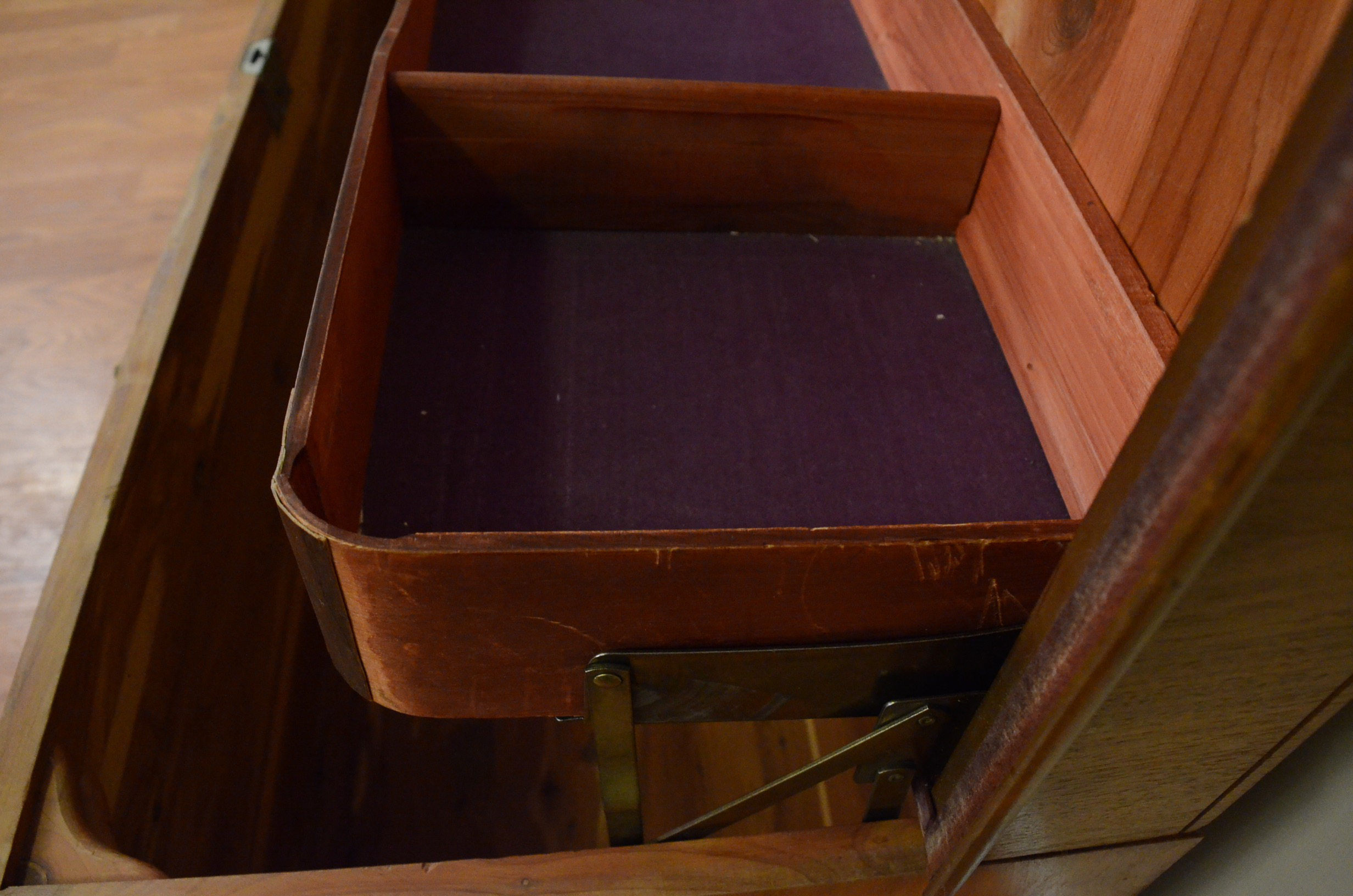 Roos Sweetheart Cedar Chest