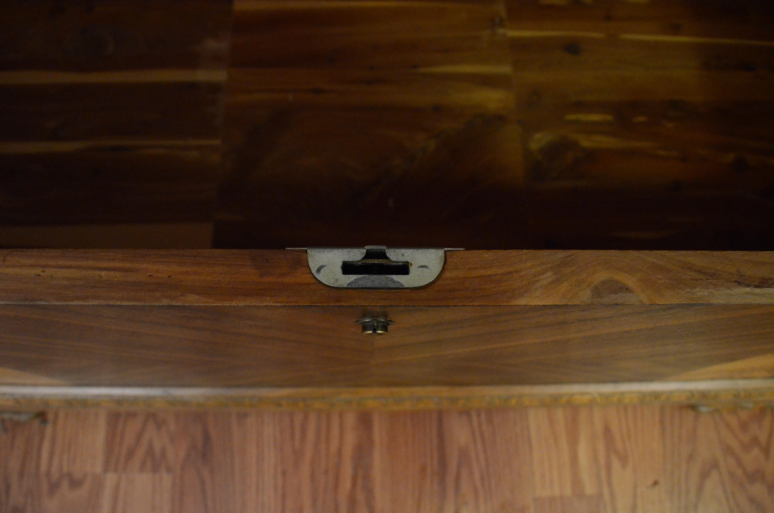 Roos Sweetheart Cedar Chest