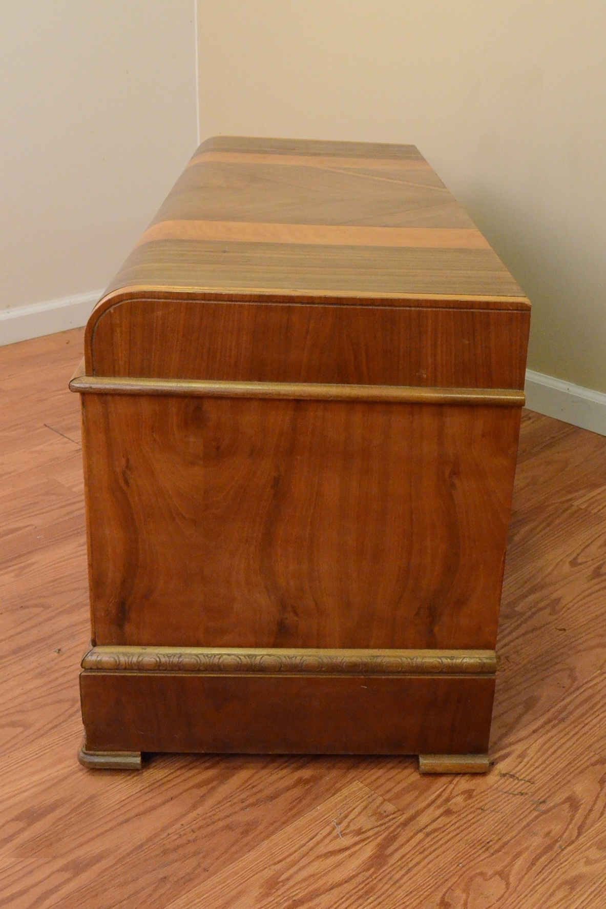 Roos Sweetheart Cedar Chest