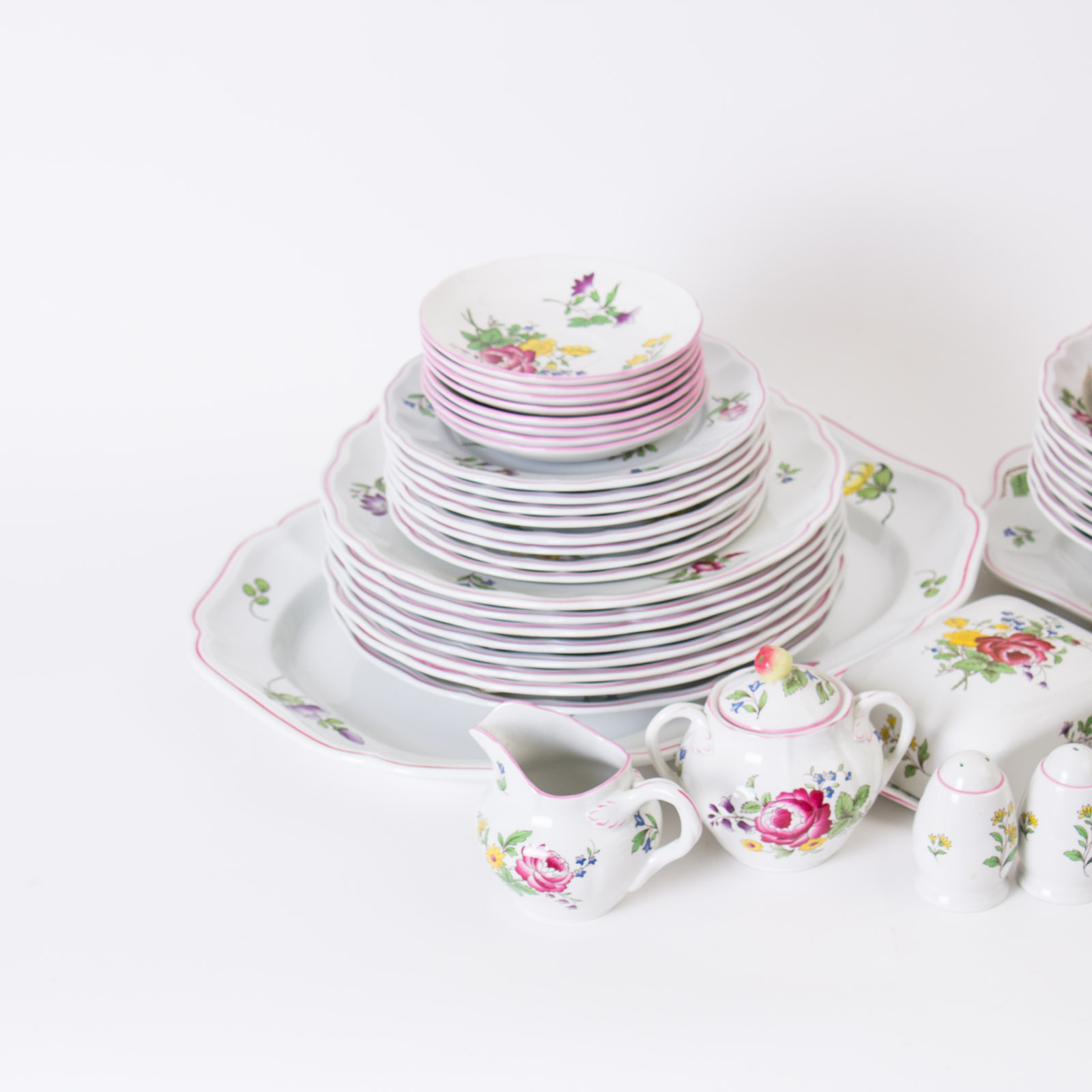 Large Set of Spode "Marlborough Sprays" China