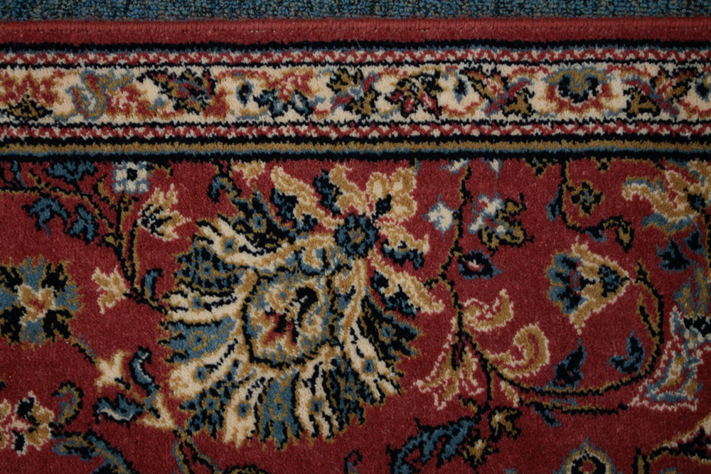 Machine Made Palmette Design Accent Rug