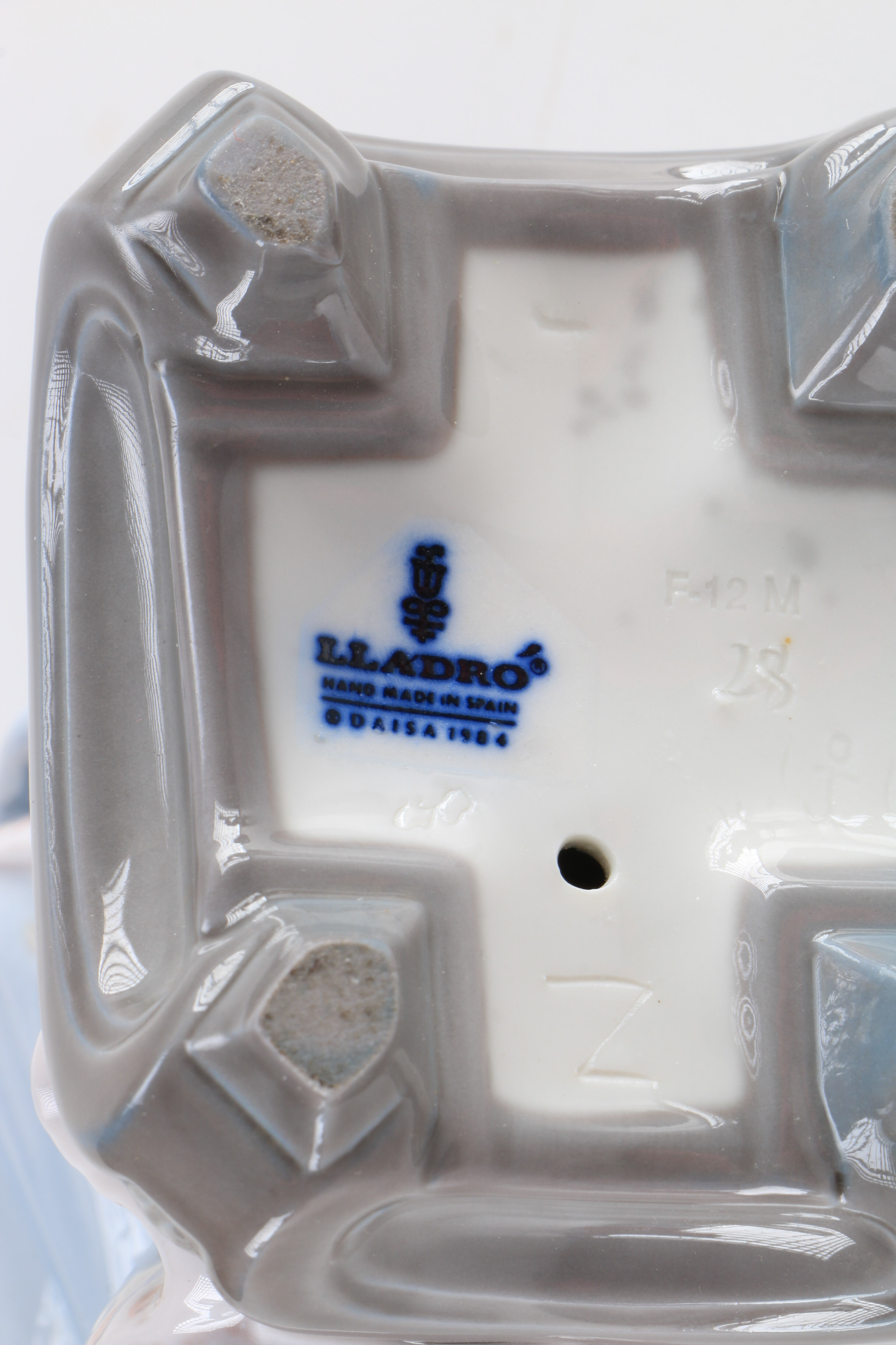 Pair of Lladró Porcelain Figurines Depicting Japanese Women