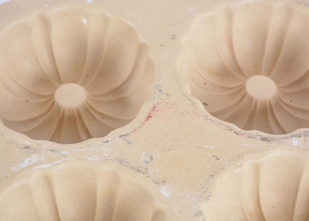 Pampered Chef Stoneware Mini-Bundt Pan