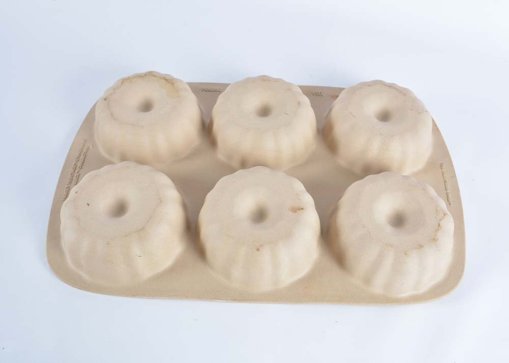 Pampered Chef Stoneware Mini-Bundt Pan