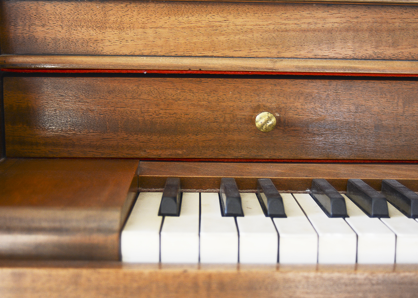 Baldwin Spinet Piano and Bench