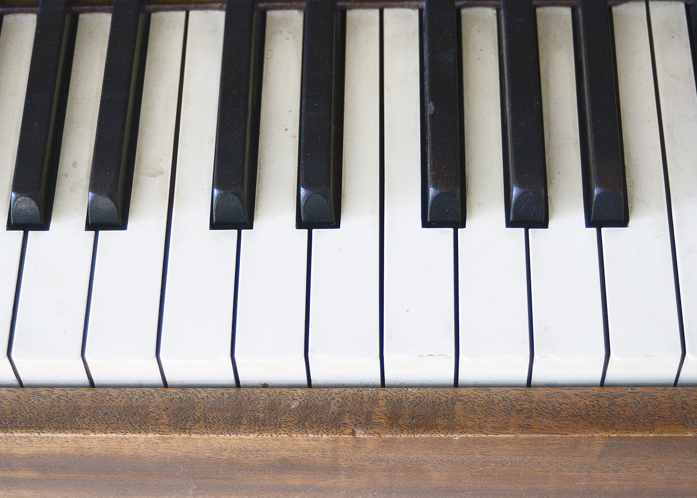 Baldwin Spinet Piano and Bench