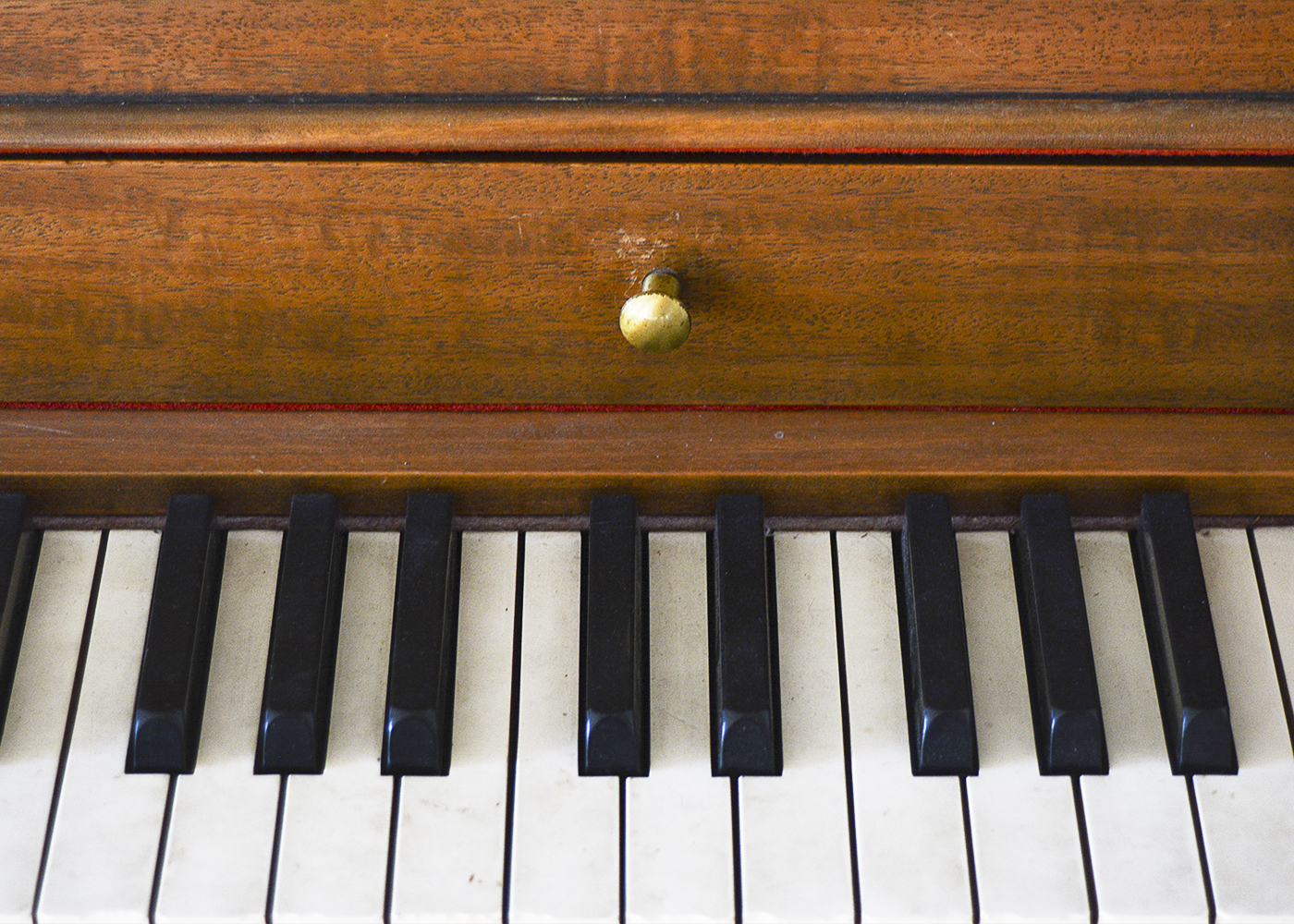 Baldwin Spinet Piano and Bench