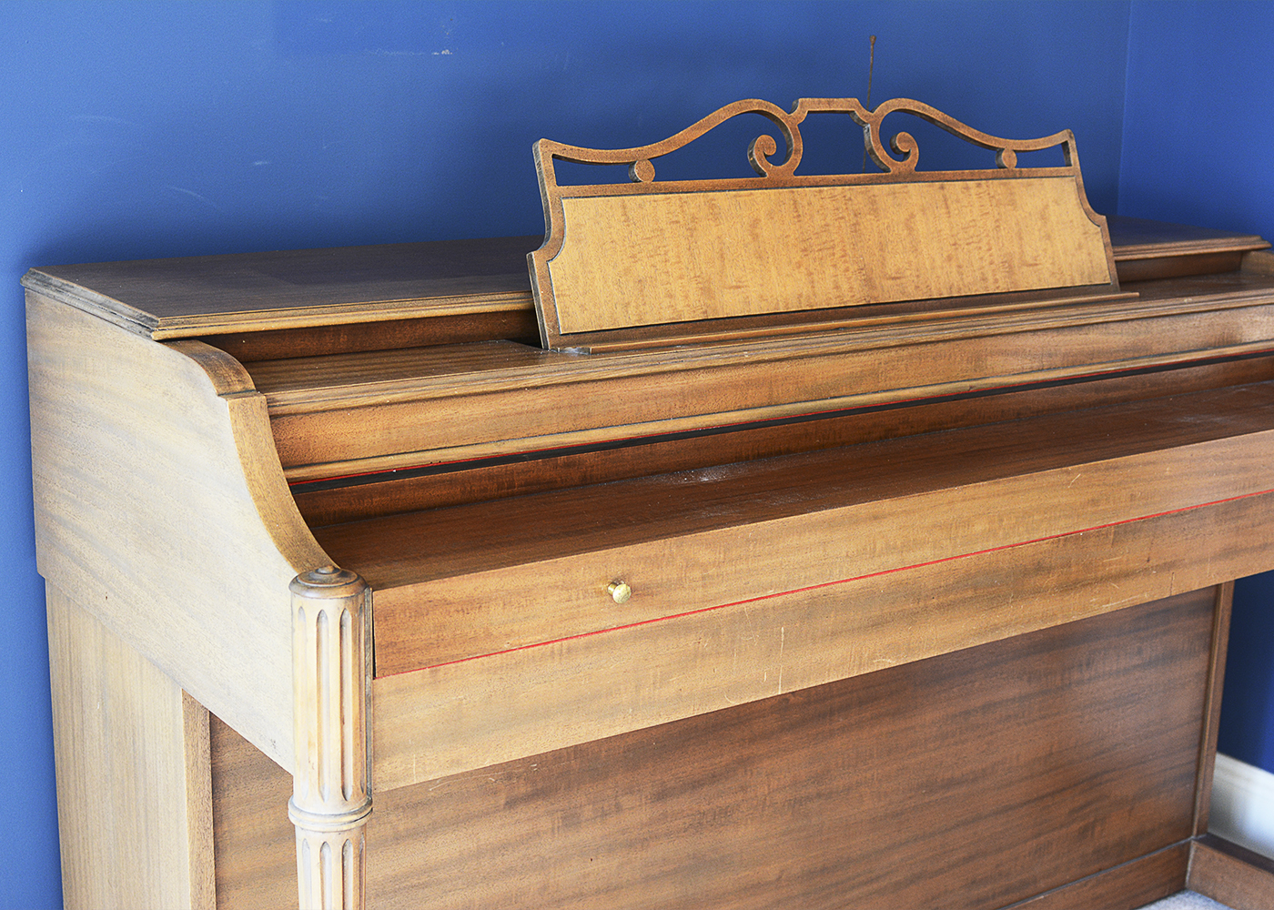 Baldwin Spinet Piano and Bench