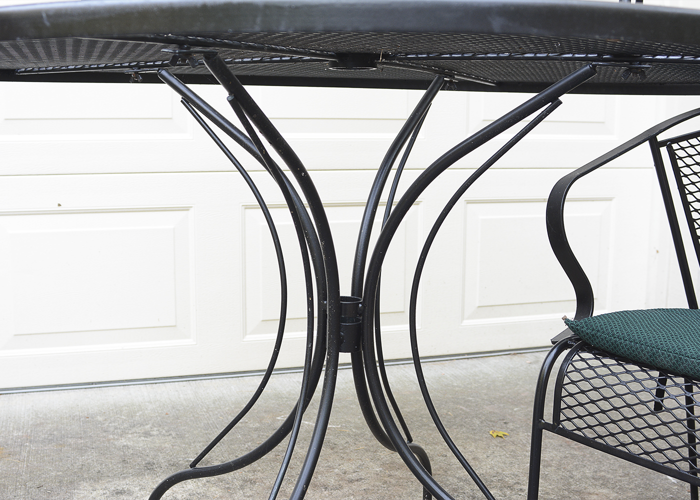 Black Mesh Metal Patio Table with Chairs