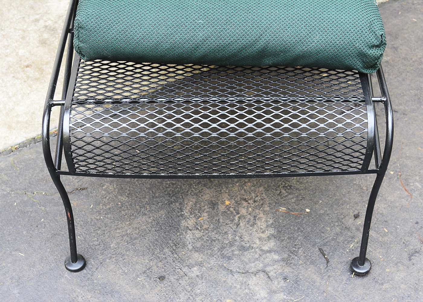 Black Metal Chaise Lounge Patio Chair