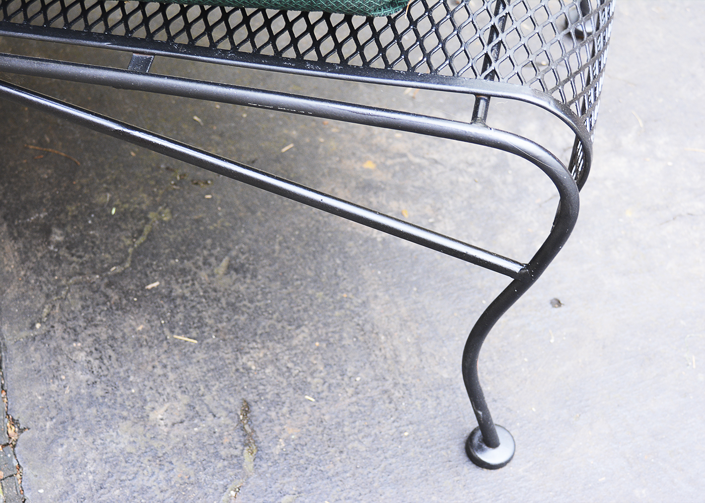 Black Metal Chaise Lounge Patio Chair