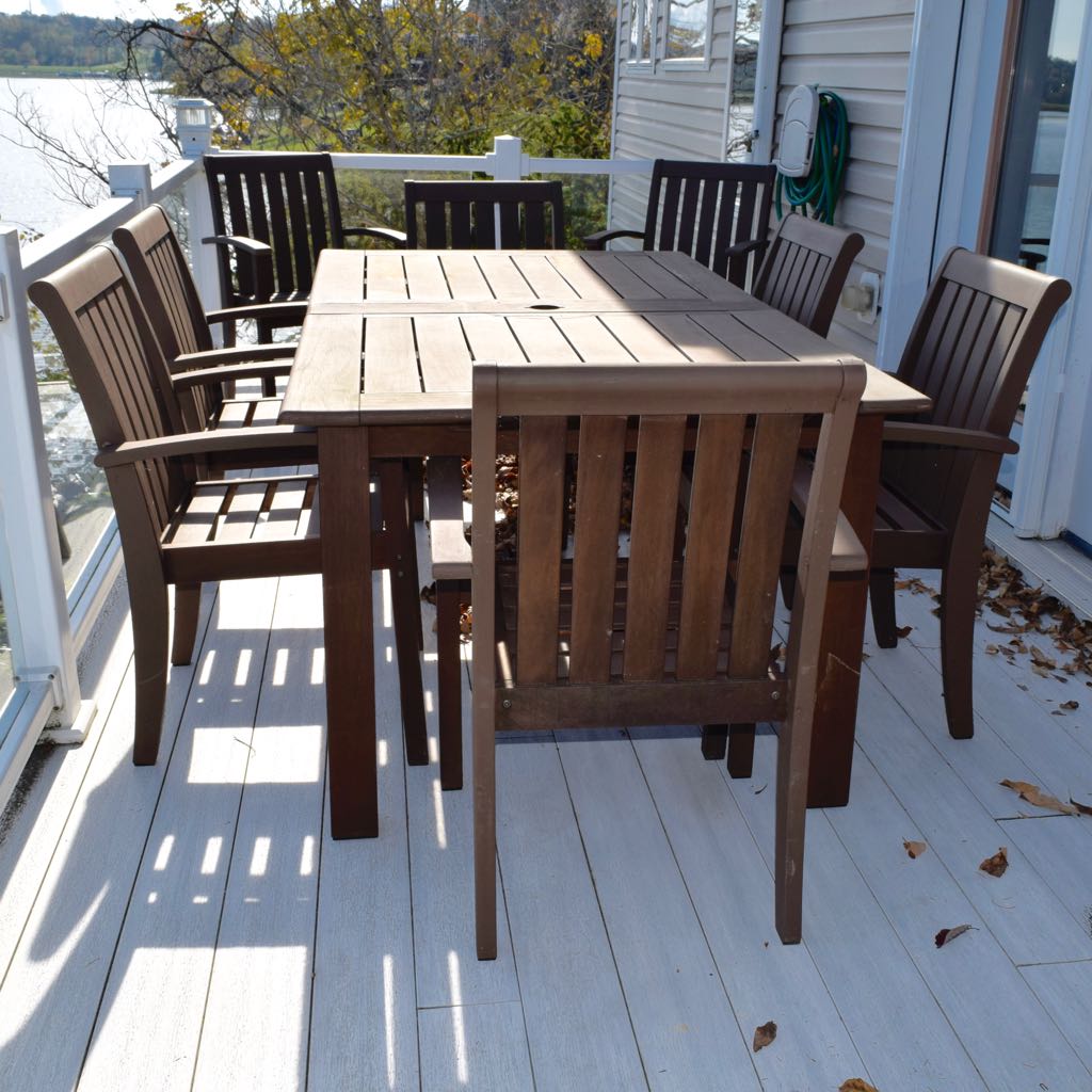 Pottery Barn Outdoor Table With Eight Chairs
