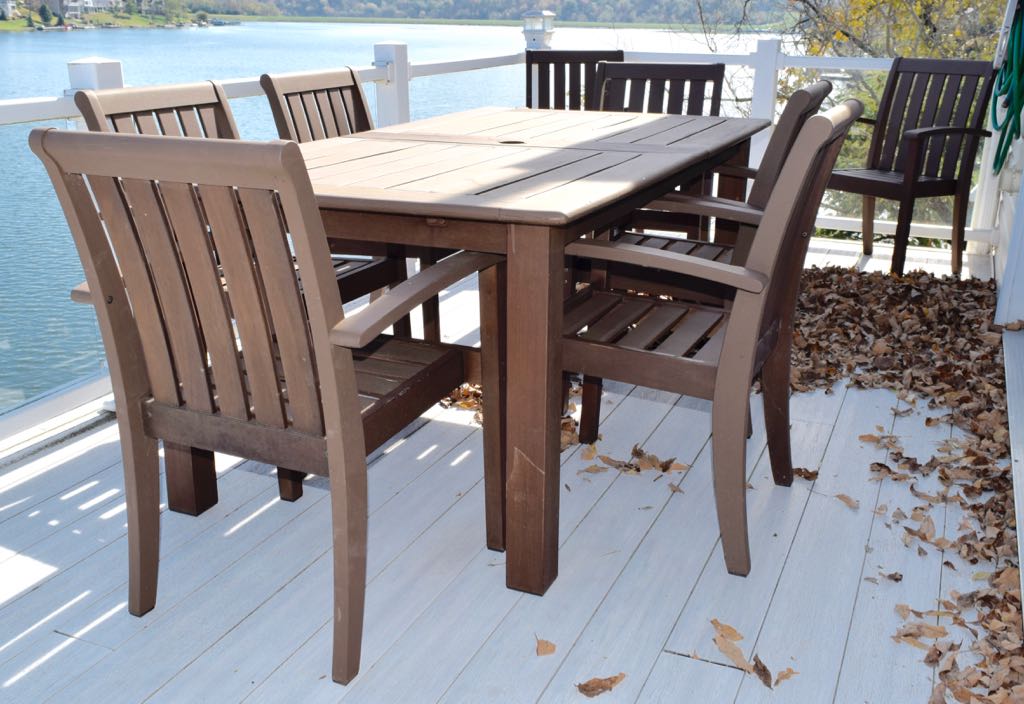 Pottery Barn Outdoor Table With Eight Chairs