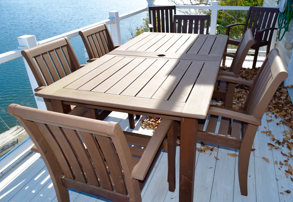 Pottery Barn Outdoor Table With Eight Chairs
