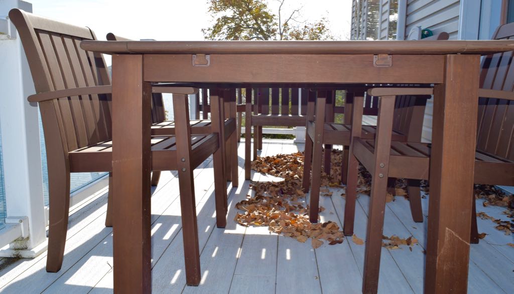 Pottery Barn Outdoor Table With Eight Chairs