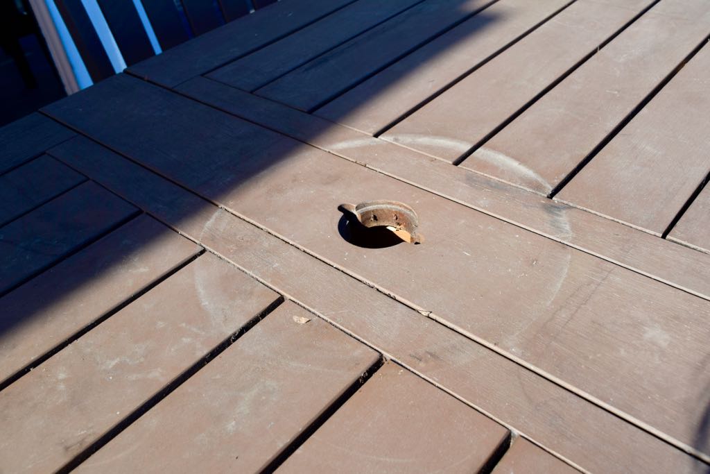 Pottery Barn Outdoor Table With Eight Chairs