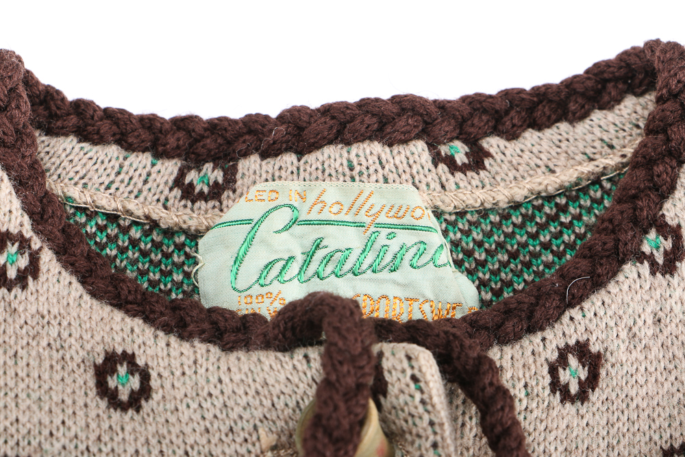 Women's Vintage Cardigan with Deer Motif