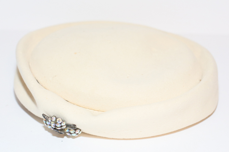 Large Assortment of Vintage Women's Hats