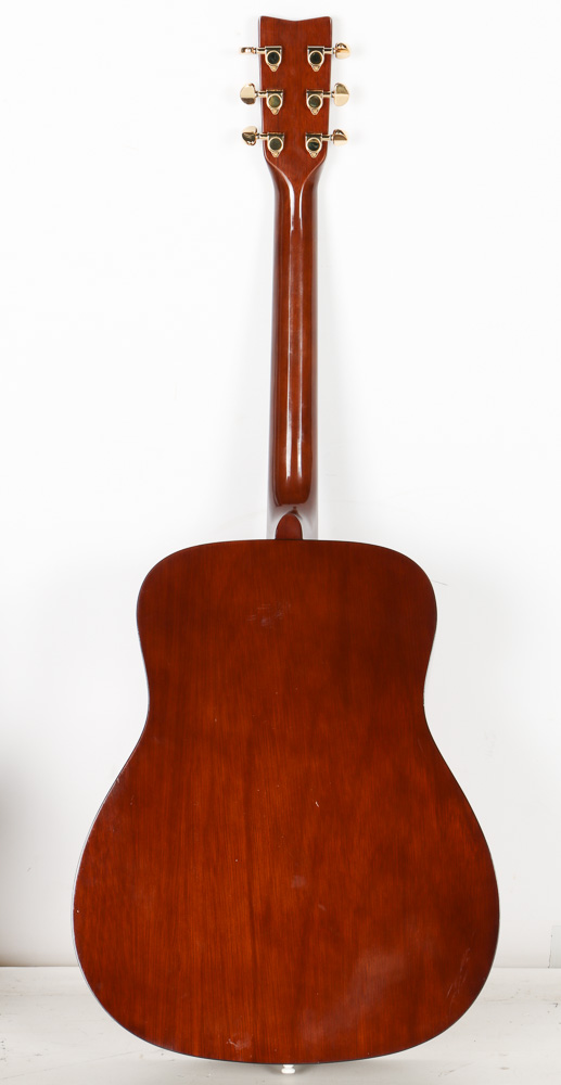 Yamaha F335 Acoustic Guitar With Case