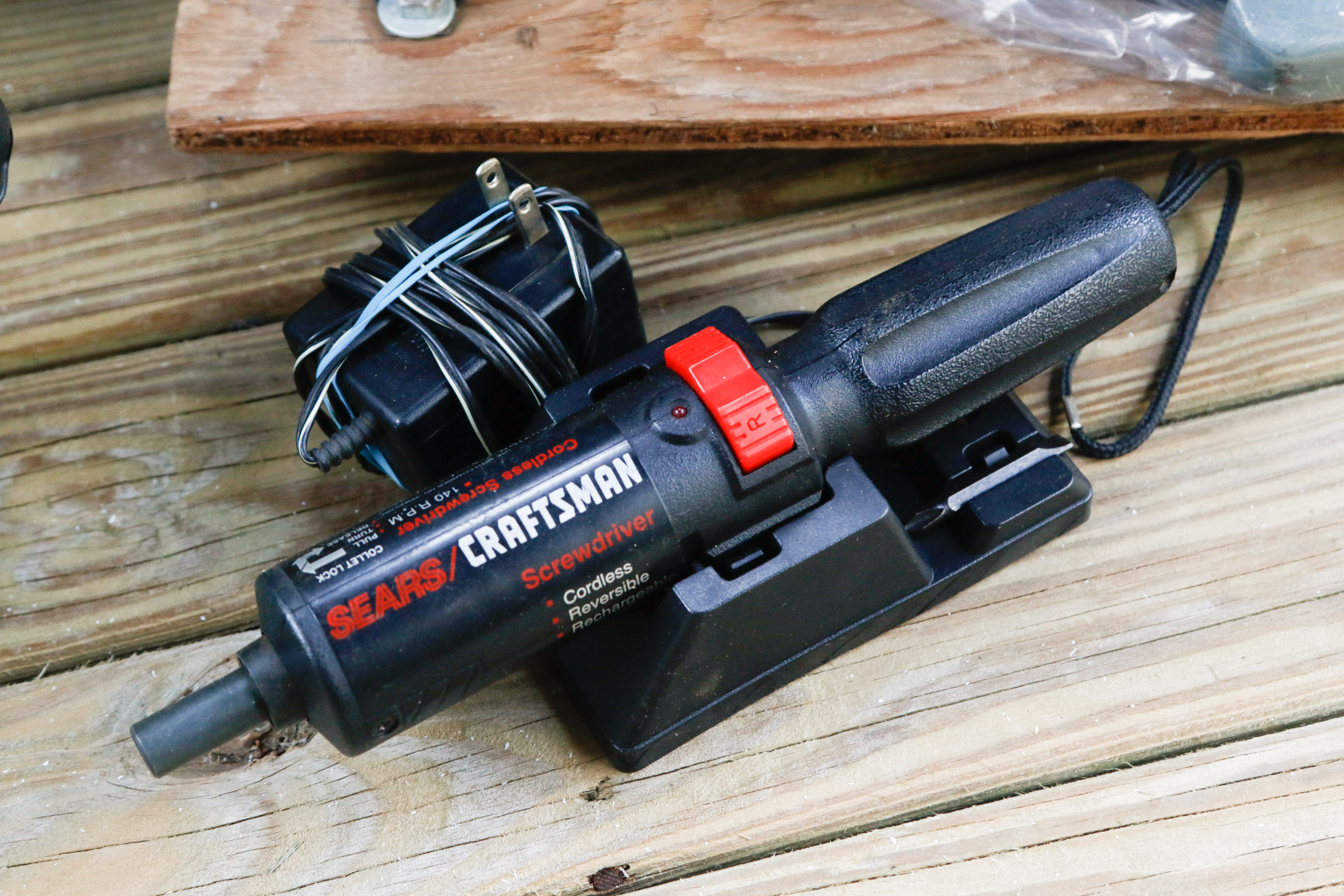 Craftsman Router Table with Buffer, Drill and Rack