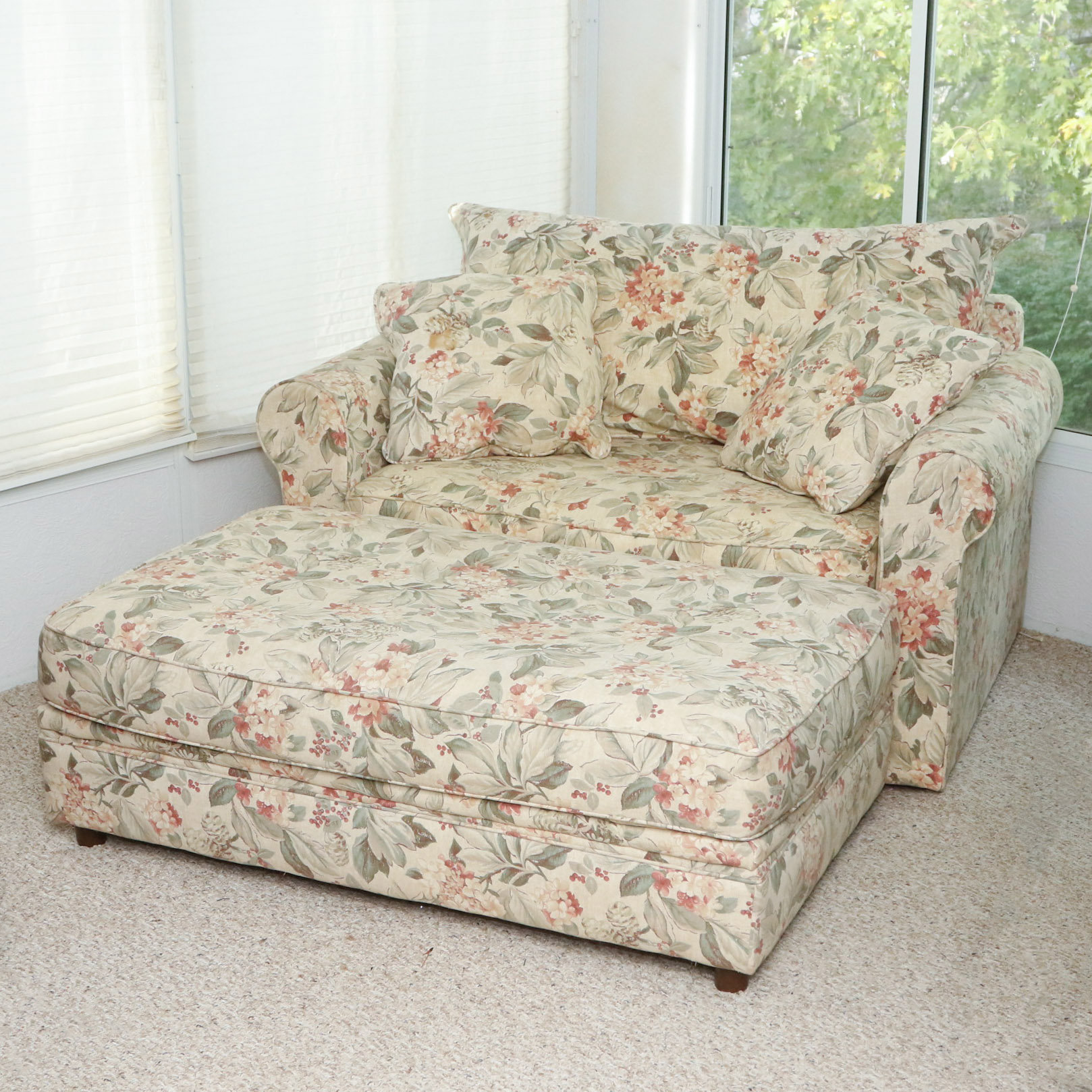 Ellis Home Furnishings Convertible Sleeper Chair