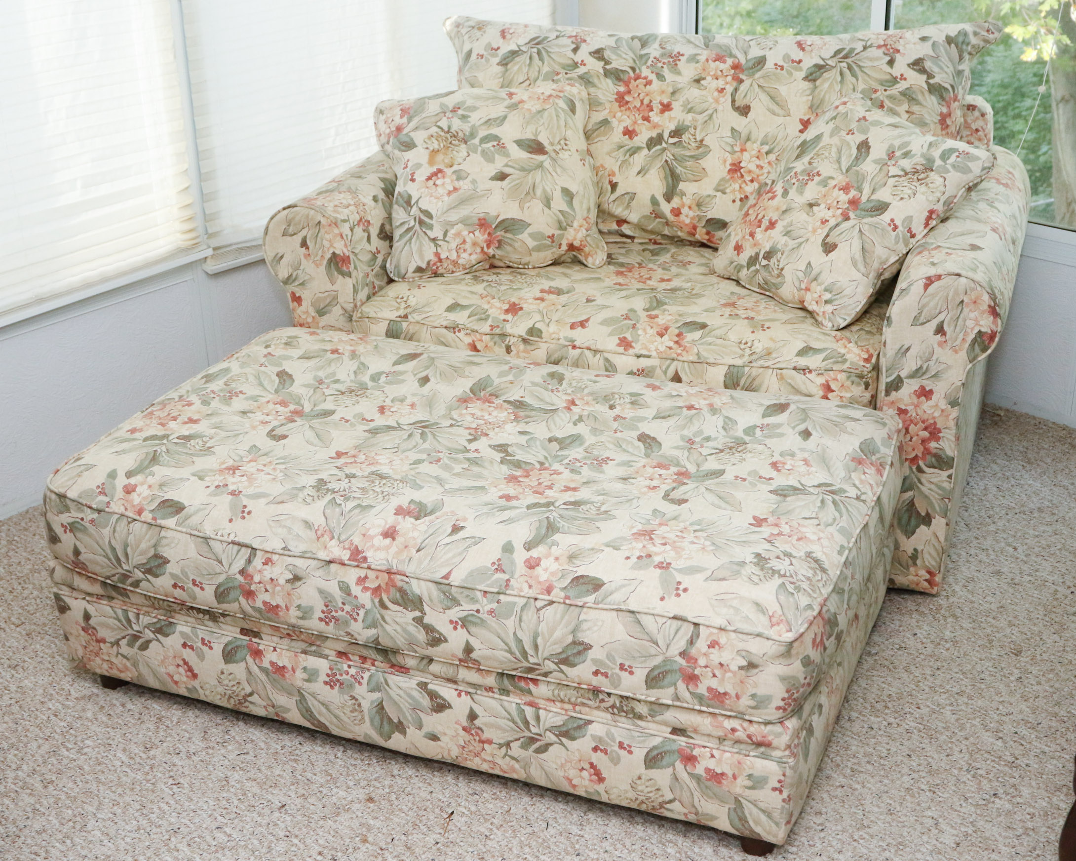 Ellis Home Furnishings Convertible Sleeper Chair