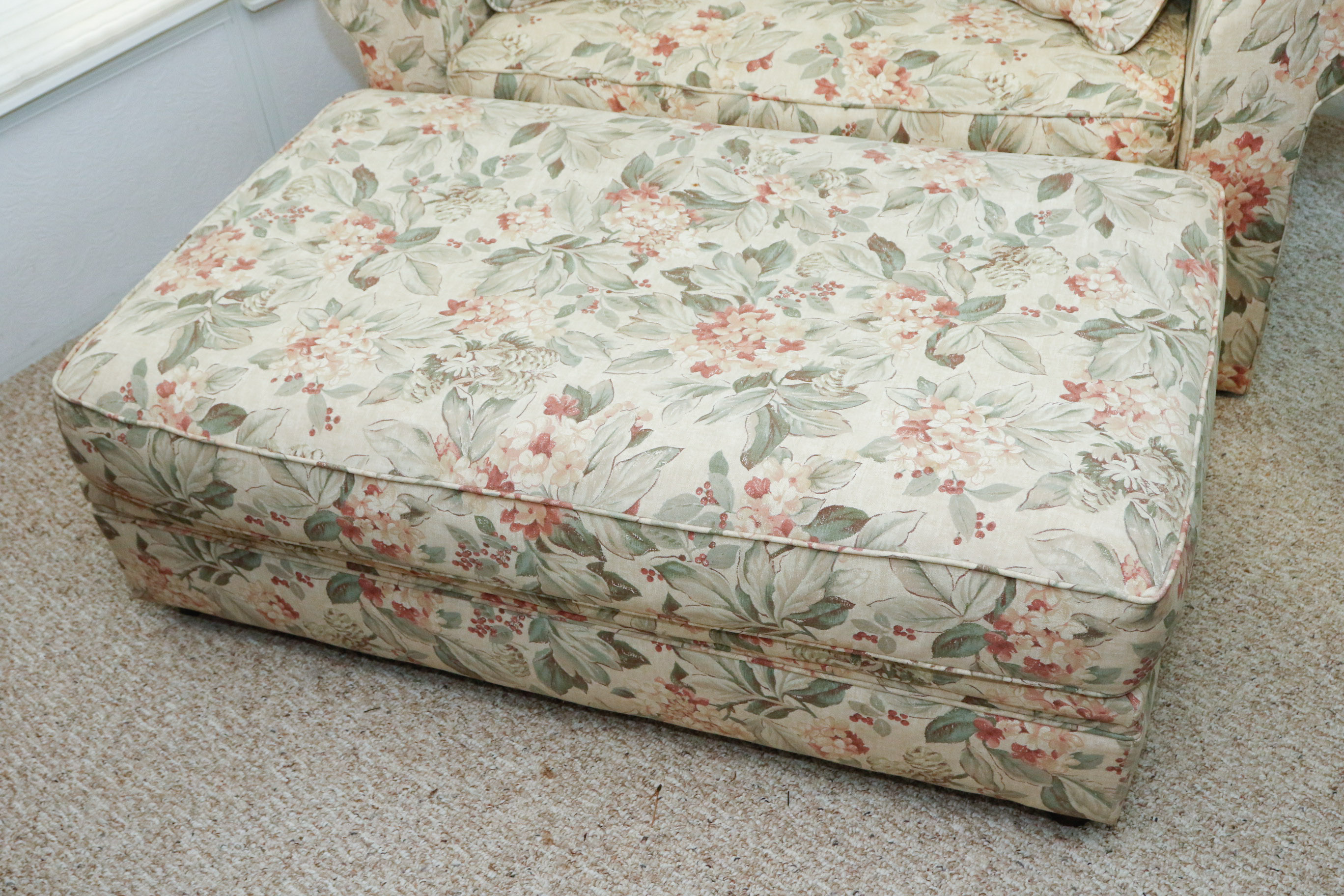 Ellis Home Furnishings Convertible Sleeper Chair